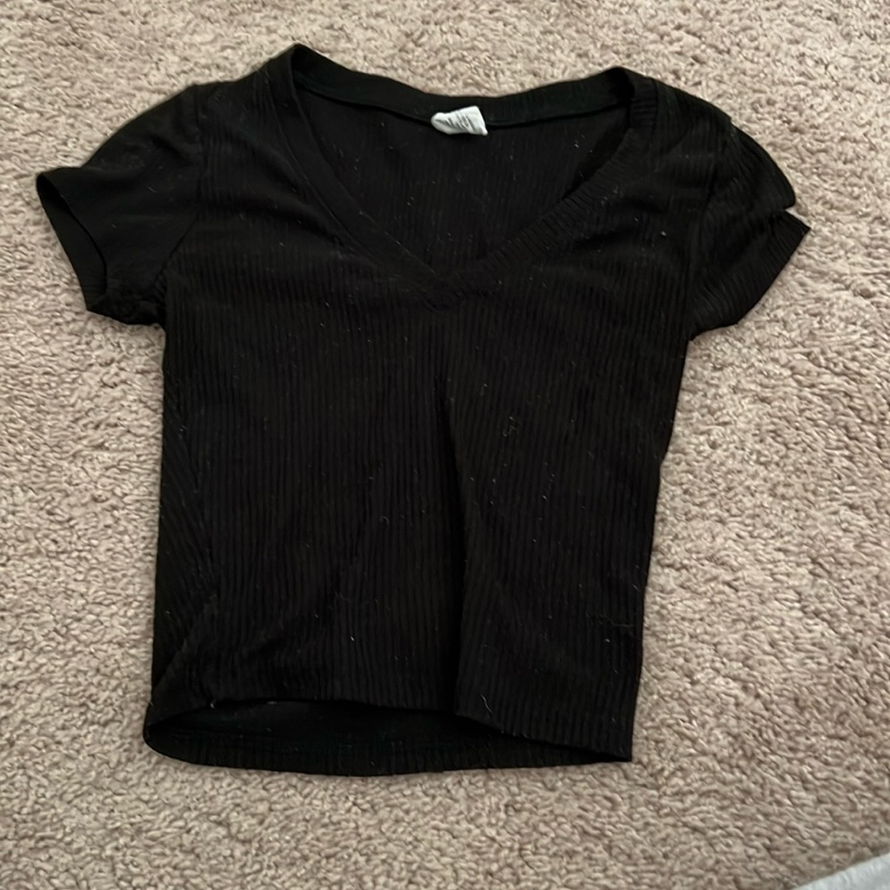 black v-neck tshirt